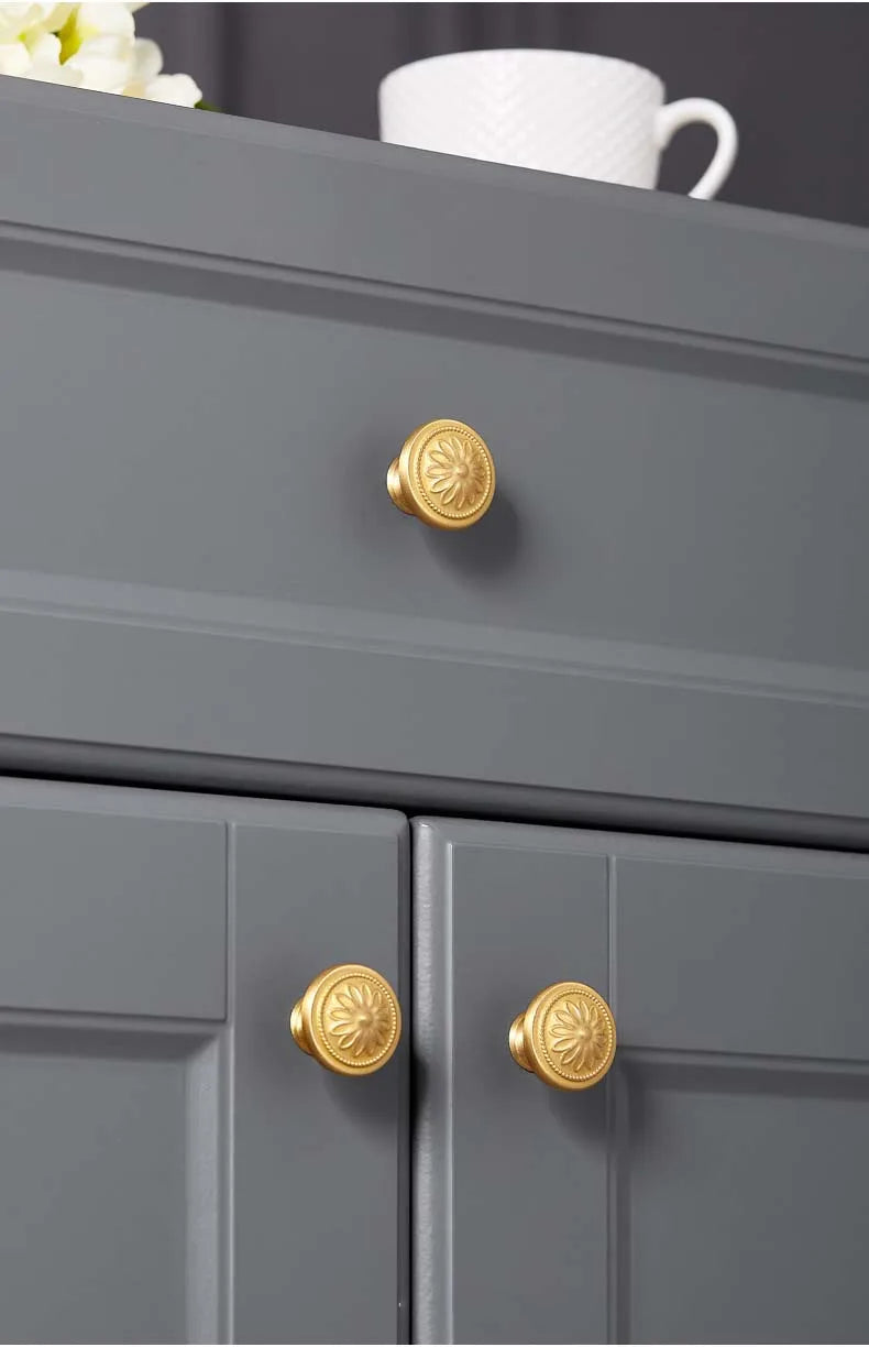 Solid Brass Door Handle Light Luxury Simple Gold European Drawer Kitchen Shoe Cabinet Wardrobe Handles Bedroom Decor Gold Knobs