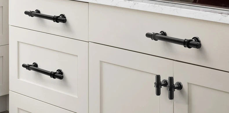 Modern Simple Black Handles for Furniture Wardrobe Cabinet Europe American Drawer Knob Hardware Kitchen Cabinet Handles