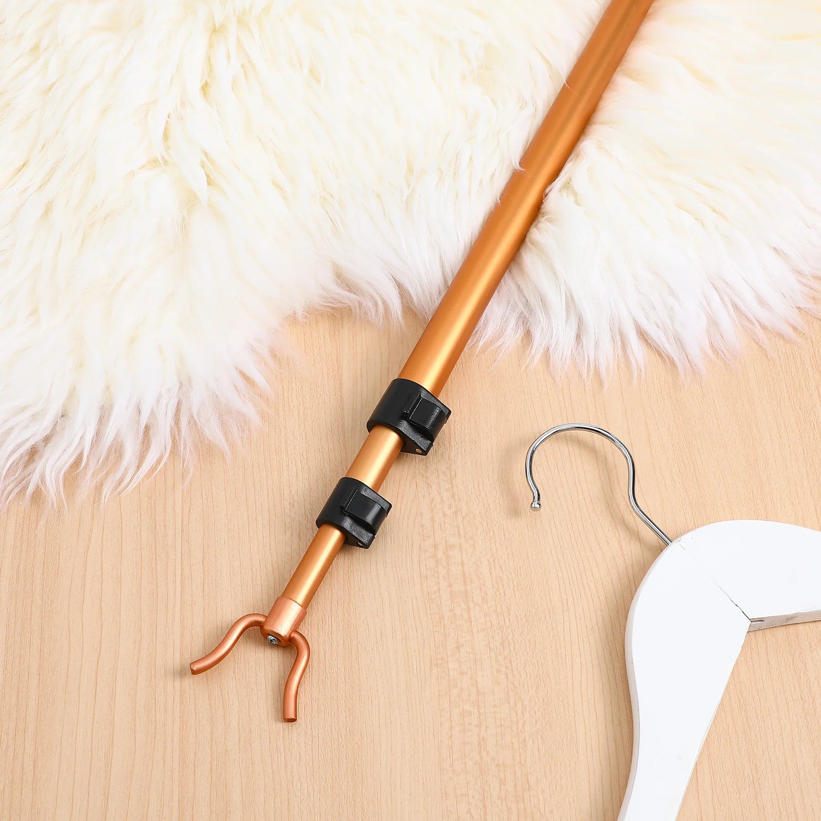 Pole Closet Hook Clothes Reach Stick Rod Retractable Reacher Hanger Garment Drying Clothing Poles Telescoping Hanging Closet Rod