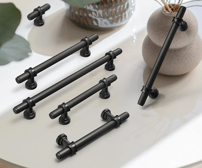 Modern Simple Black Handles for Furniture Wardrobe Cabinet Europe American Drawer Knob Hardware Kitchen Cabinet Handles
