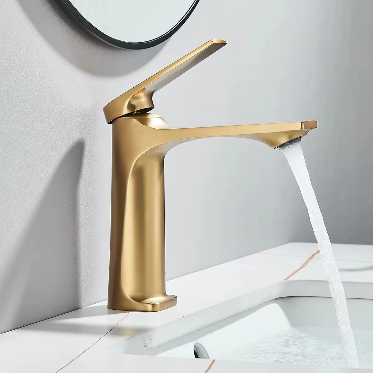 Brass Core Modern Bathroom Sink Faucet Single Handle Deck Mounted Wash Basin Water Tap Hot And Cold Mixe