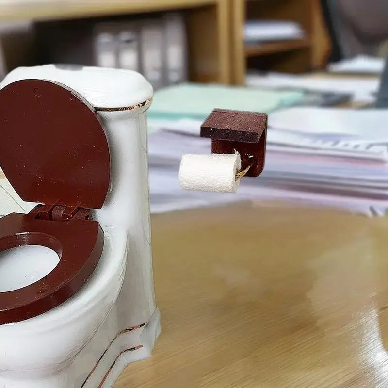 Pretend Bathroom Scene 1:12 Dollhouse Miniature Furniture Accessories: Paper Towel Holder and Toilet Paper Model Toys.