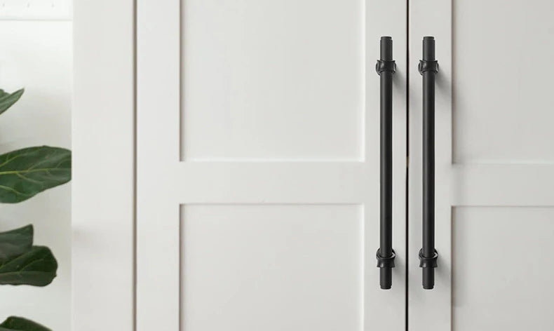 Modern Simple Black Handles for Furniture Wardrobe Cabinet Europe American Drawer Knob Hardware Kitchen Cabinet Handles