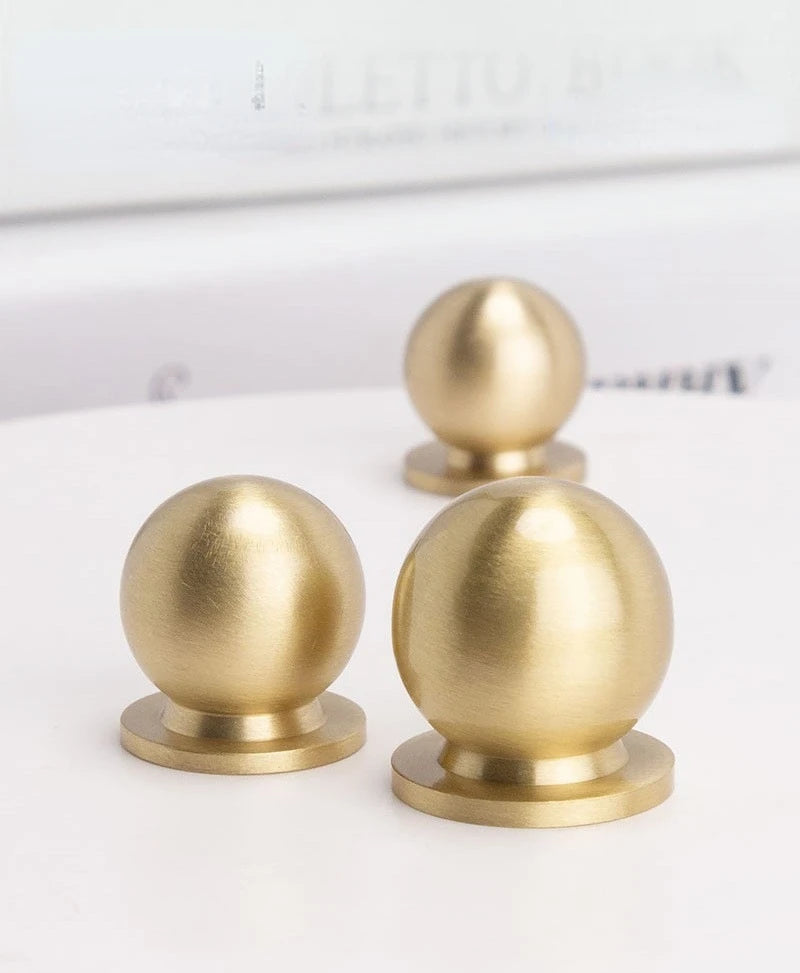 Home Wardrobe Door Pull Round Solid Brass Pulls Antique Cabinet Drawer Small Handles Modern Furniture Handles Single Hole Knobs