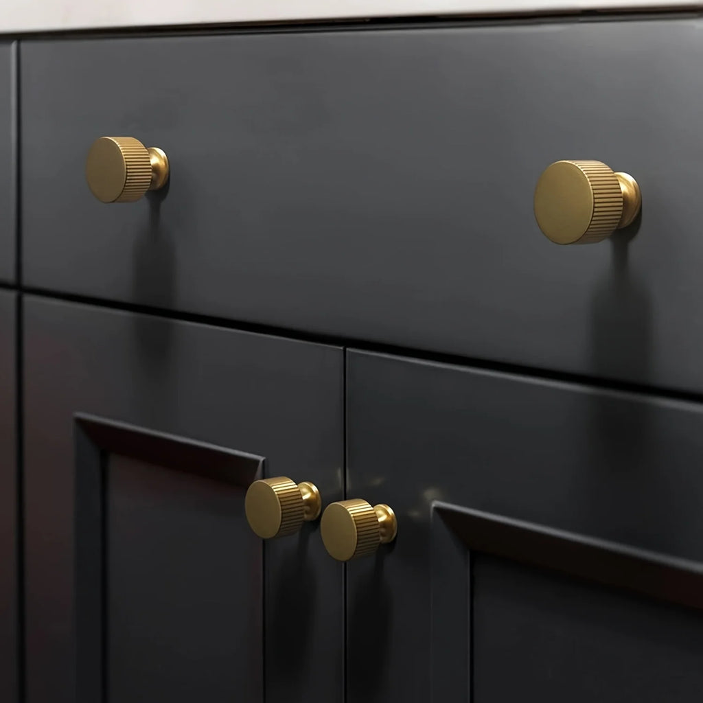 Retro Brass Cabinet Knobs, Elegant Ribbed Handles for Drawers Dressing Tables Modern Golden Metal Cabinet Pulls for Home