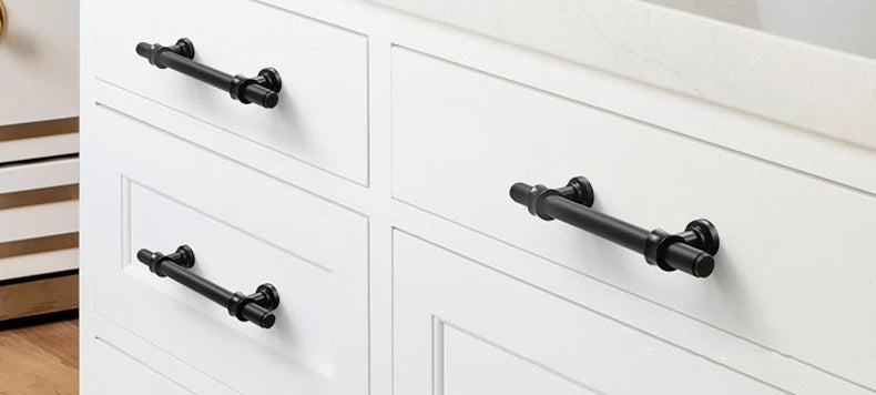 Modern Simple Black Handles for Furniture Wardrobe Cabinet Europe American Drawer Knob Hardware Kitchen Cabinet Handles